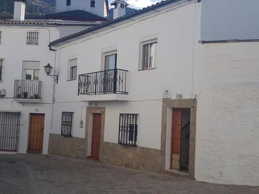 Calle San Daniel y fachada de la casa